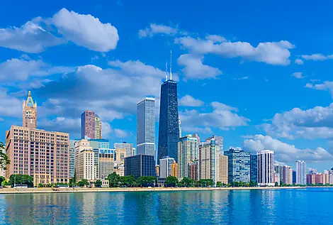 Sailing Lake Michigan