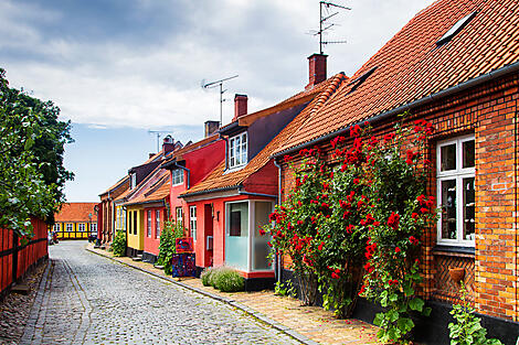 Kreuzfahrt zu den historischen Städten der Ostsee – mit Smithsonian Journeys-AdobeStock_362506131.jpg