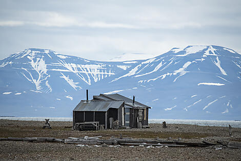 Spitzbergens Fjorde und Gletscher -No-2008_CR16_A170622_Skansbukta©StudioPONANT-Glenn Le Bras.jpg