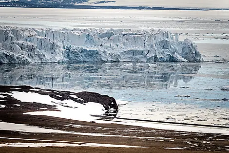 In the ice of the Arctic, from Svalbard to Greenland-N°0084_O150622_Longyearbyen-Longyearbyen©StudioPONANT_Morgane Monneret.jpg