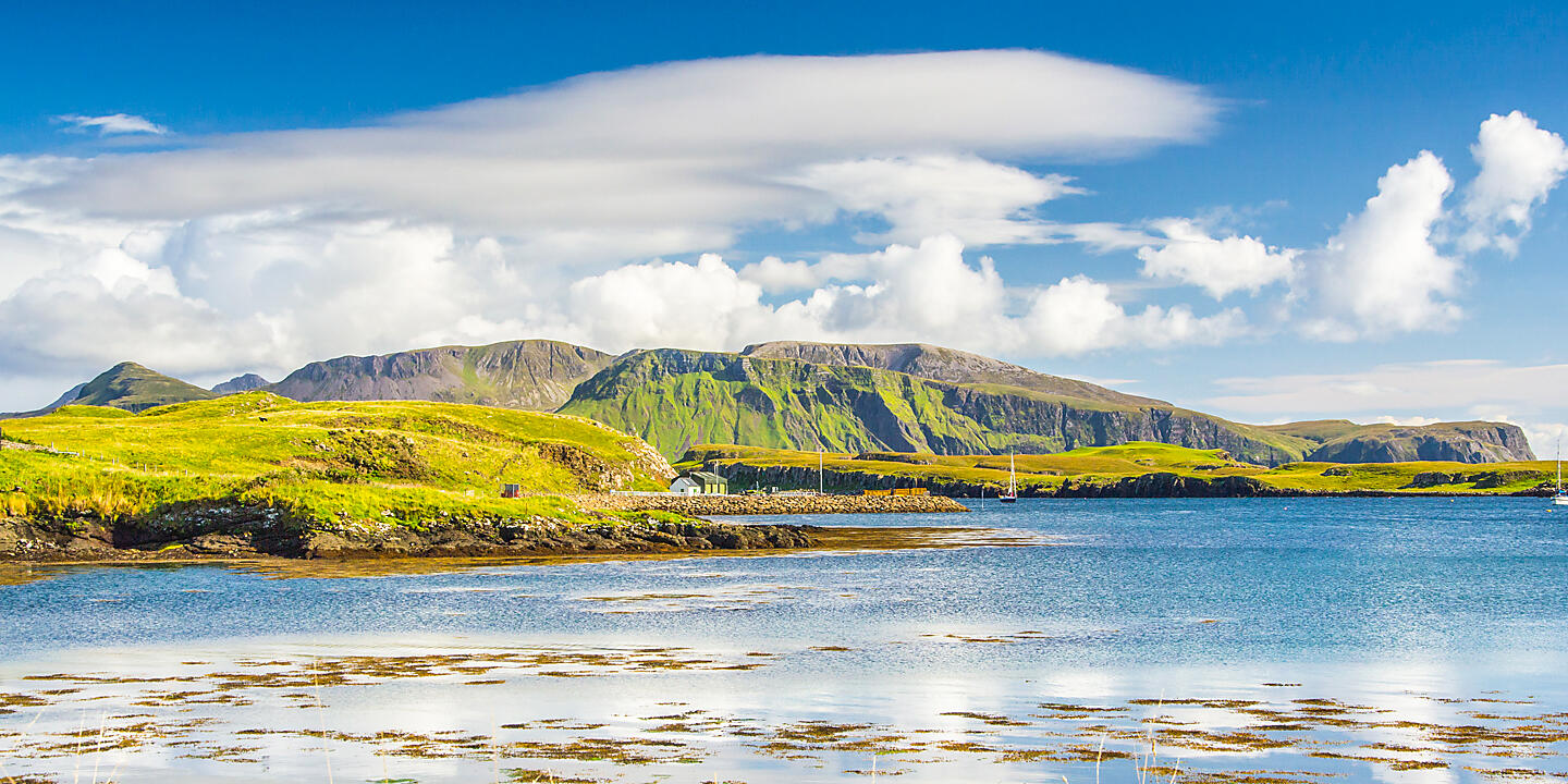 Cruise The Hebrides archipelago, a journey deep into the heart of the 