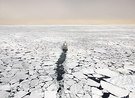 Transarktisches Abenteuer, die Überquerung des Nordpols-3995-O220522_greenland_POLAR_RAID©PONANT-julien-fabro.jpg
