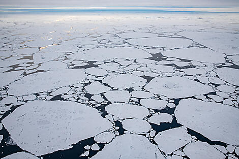 Transarctique, la quête des deux pôles Nord-N°2396_CR17_O220822©StudioPONANTJoanna Marchi.jpg