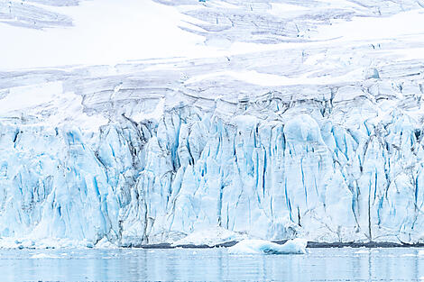 Antarktis `Klassisch´ -No-2062_Y210122_Ushuaia-Ushuaia©StudioPONANT-Laurence-Fischer.jpg