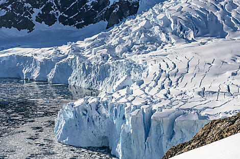 Antarktis & Südgeorgien-No-2114_A030322_Ushuaia-Montevideo©StudioPONANT-Laurence-Fischer.jpg