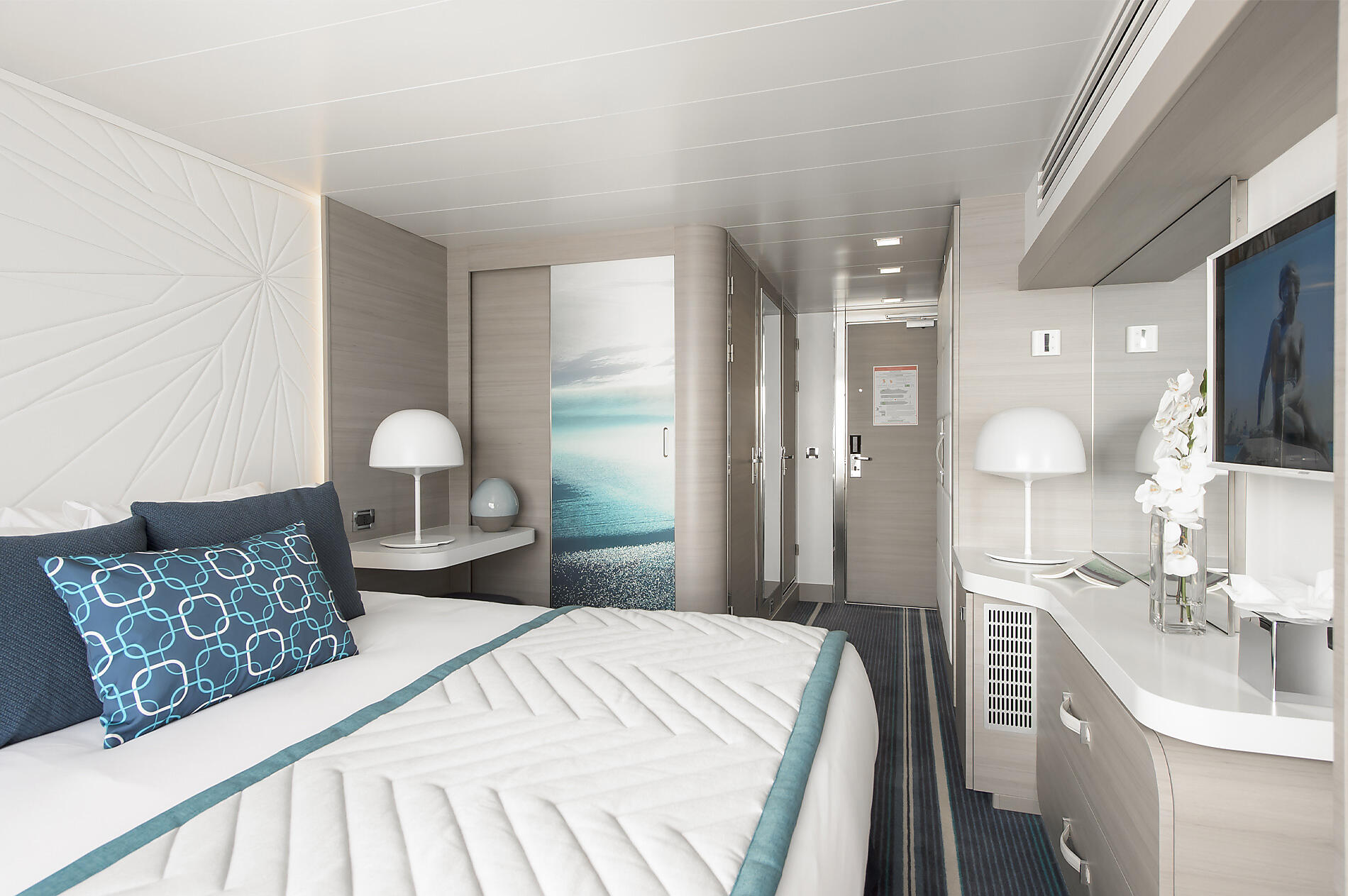 Le Lyrial Window or Porthole Stateroom
