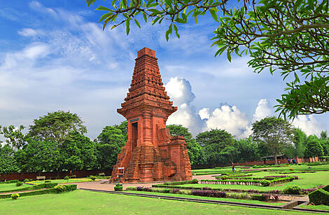 Temples sacrés et sanctuaires naturels d’Indonésie-AdobeStock_377455427.jpeg