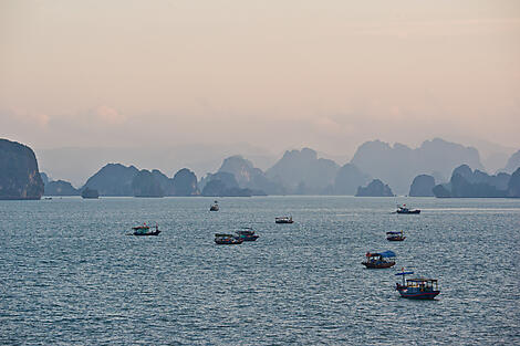 Vietnamese Shores-685b_A261016_Hong-Kong_Ho-Chi-Minh©StudioPONANT-Servane Roy Berton.jpg