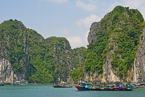 Vietnamese Shores-702b_A261016_Hong-Kong_Ho-Chi-Minh©StudioPONANT-Servane Roy Berton.jpg