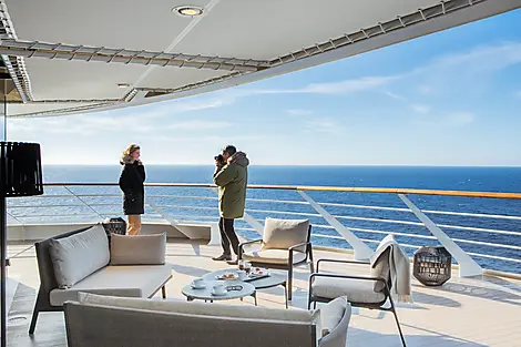 Ocean Voyage: Bergen - Quebec-248CHARCOT-TRI21-109921_Shooting-LifeStyle_CDT-Charcot_Suite-Armateur-840©PONANT-Gilles Trillard.jpg