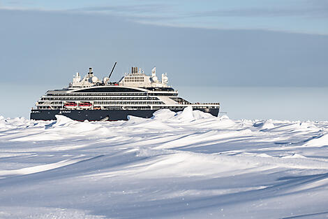 Transarctique, la quête des deux pôles Nord-133_Bateau-CDT-Charcot©StudioPONANT-Olivier Blaud-R.jpg