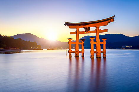 Schätze Japans vom Meer aus – mit Smithsonian Journeys-©AdobeStock-eyetronic-104300138-Japon_3008x2000.jpg