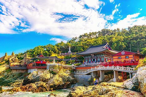 Schätze Japans vom Meer aus – mit Smithsonian Journeys-AdobeStock_408189205_1440x720 (5).jpg