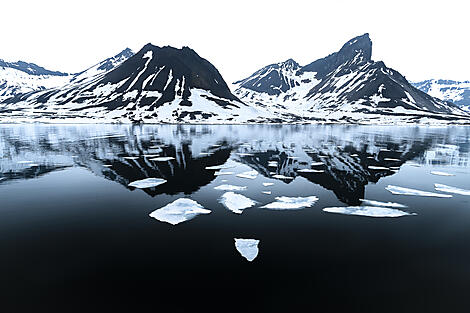 Fjords and glaciers of Spitsbergen -No2007_CR15_A150502-Hornsund©StudioPONANT-GlennLeBras.jpg