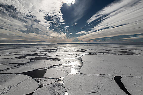 Le pôle Nord géographique-N°0131_O080722_Longyearbyen-Longyearbyen©StudioPONANT_Morgane Monneret.jpg