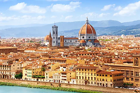 Südfrankreich und die Italienische Riviera vom Meer aus – mit Smithsonian Journeys-iStock-479035945-SerrNovik.jpg