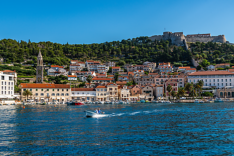 Merveilles naturelles et joyaux culturels de Dalmatie-65_CROATIE_Hvar_©StudioPONANT-AlexandreHerbrecht.TIFF