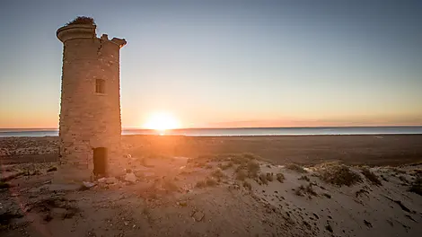 Odyssée le long de la côte ouest australienne-Historical Light House Ningaloo Coast © Jamie Van Jones.jpg