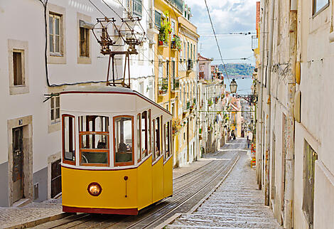 Von Lissabon auf die Kanarischen Inseln über das Meer: Spanien, Marokko und die Atlantikinseln – mit Smithsonian Journeys-AdobeStock_35884903_Lisbon.jpg