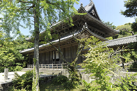 Japanese ancestral traditions and legendary shrines-N-833_S150516_Hagi©StudioPONANT-Margot Sibilaud.jpg