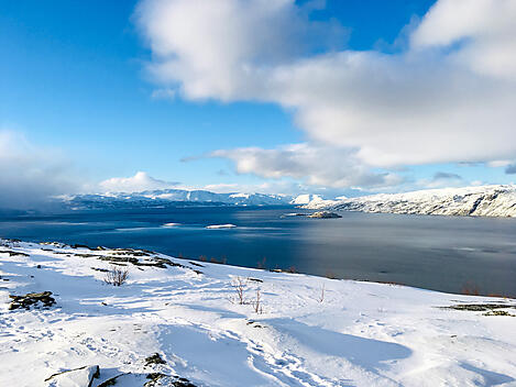 Jahrtausendealte Traditionen und norwegische Fjorde-AdobeStock_333404915.jpeg