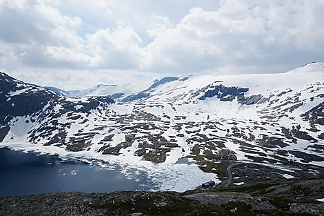 Traditions millénaires et fjords norvégiens-iStock-1074515354.jpg