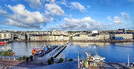 Iberische Halbinsel und befestigte Städte am Atlantik-iStock-1269934974.jpg