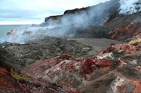 In the heart of the Northwest Passage-No-2835_A160816_SMOKING-HILL©StudioPONANT-Nathalie Michel.JPG