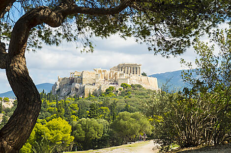 Esprit et papilles en éveil avec le Mucem en Méditerranée-iStock-pius99-1135544345_Parthenon_Acropolis_Athens_Greece.jpg