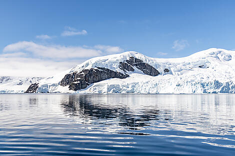 Emblematic Antarctica-No-2463_Y210122_Ushuaia-Ushuaia©StudioPONANT-Laurence-Fischer.jpg