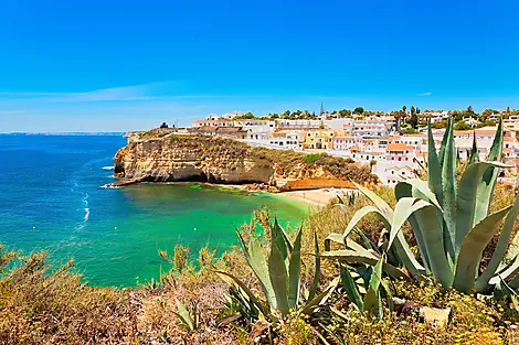 Des rivages méditerranéens aux côtes atlantiques-AdobeStock_128878287.jpeg