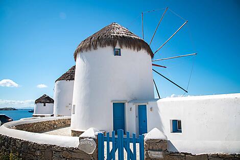 Jewels of the Aegean Sea in music-181- X120722_Athenes-Athenes©StudioPONANT-Gwenvael Engel.jpg