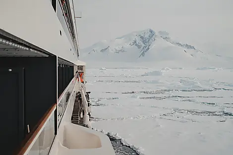 Côte est inexplorée de l’Antarctique et terres australes françaises-n°17_ CC131223_The-Gullet©PONANT-Jack-Harding.JPEG