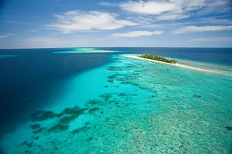 Lusancay Islands