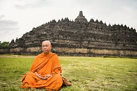 Îles, villes et volcans d’Indonésie-19_Asie-Indonesie-Ile-Java-Borobudur-Temple-Bouddhiste©StudioPONANT-Ophelie Bleunven.tif