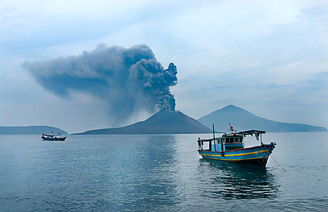 Islands, cities and volcanoes of Indonesia-AdobeStock_60886614.jpeg