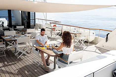 Gliding the Waters of the Windward Islands-0O5A5202_PO150123_le_ponant_restaurant©_PONANT-Julien Fabro.JPEG