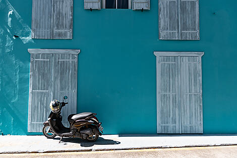 Geschichte und Kultur auf den karibischen Inseln-No-2311_U131122_FORT-DE-FRANCE-FORT-DE-FRANCE_GUADELOUPE_LES-SAINTES©StudioPONANT-AurelieCourt .JPEG