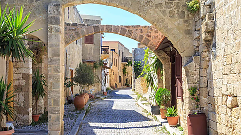 Croisière de la rédaction du Figaro-Les rues historiques de la vieille ville de Rhodes, Grèce.png