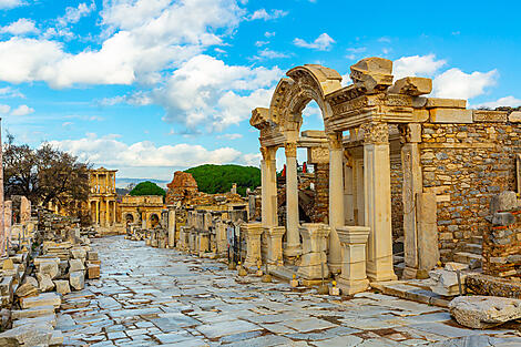 Kreuzfahrt in der Ägäis: Türkei und die griechischen Inseln – mit Smithsonian Journeys-AdobeStock_434634760_3008x2000.jpg