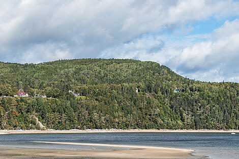 Expedition auf dem Sankt-Lorenz-Strom-No-2332_E050922_Hafnarfjordur-Toronto-Tadoussac-Canada©StudioPONANT-Doriane Letexier.jpg