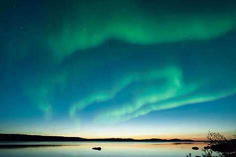 Nordic Discoveries & Traditions-iStock_23826879_Large_Aurore boréale_Aurore polair.jpg