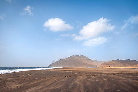 Volcanic landscapes from Canary Islands to Cape Verde-239_PO161223_R_Cape-Verde_Sao-Vicente@PONANT-JC Pieri.JPEG