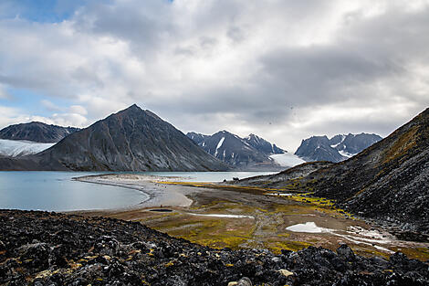 Eclipse solaire totale dans le Grand Nord sauvage-N°2759_CR16_O070822_Longyearbyen-Longyearbyen©StudioPonantJoanna Marchi.jpg