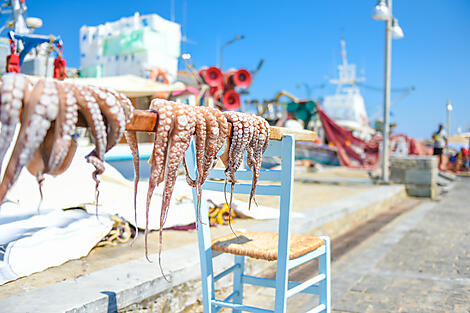 From the city of the gods to the Dalmatian coast-No-1426_Y250715_Paros©StudioPONANT-Laurence Fischer.jpg