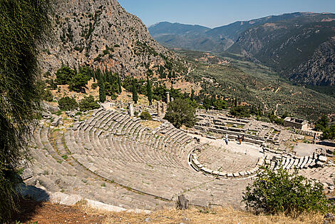 Escapade autour du Péloponnèse-No-2152_Y160922-DELPHES©StudioPONANT-Adrien MORLENT.jpg