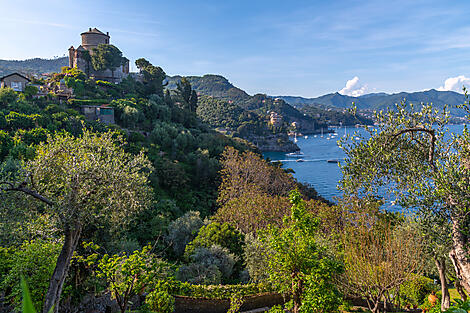 La grande boucle corse-No-2102_LY040523_Nice-Civitavecchia_©StudioPONANT_AlexandreHerbrecht.jpg