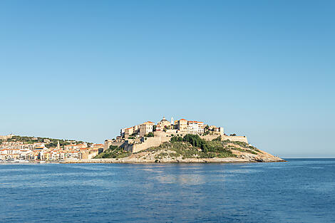 Corsican shores, under Sail Aboard Le Ponant-N-2168_T110720 Nice-Nice©StudioPONANT_Laura Gelfged.jpg