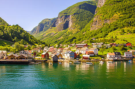 Schottische Inseln und norwegische Fjorde-iStock-499674131.jpg