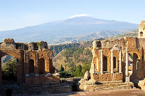 Jewels of the Italian coastlines with Côté Sud-adrian beesley istock taormina h .jpg